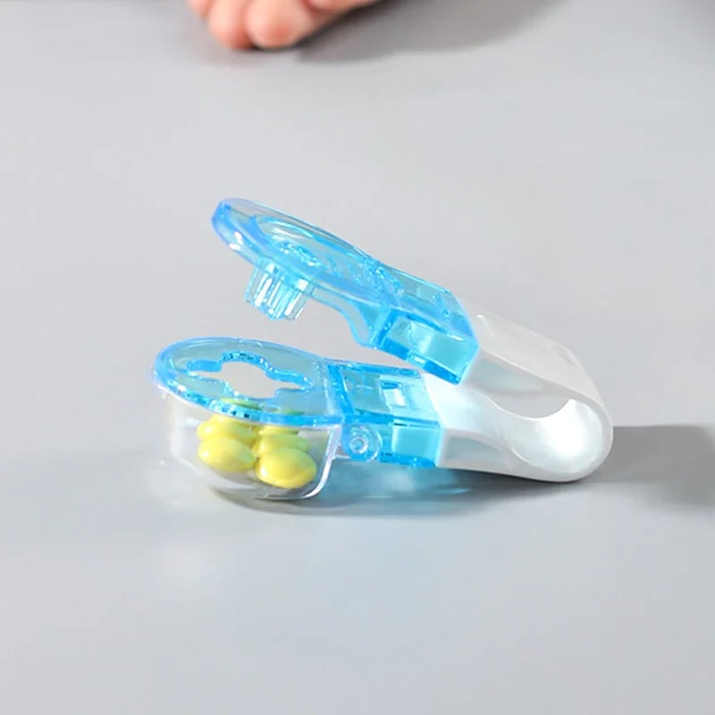 💊Portable Pill Taker Household Gadgets