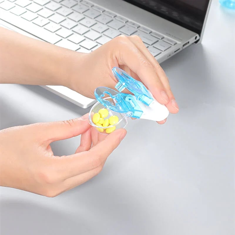 💊Portable Pill Taker Household Gadgets
