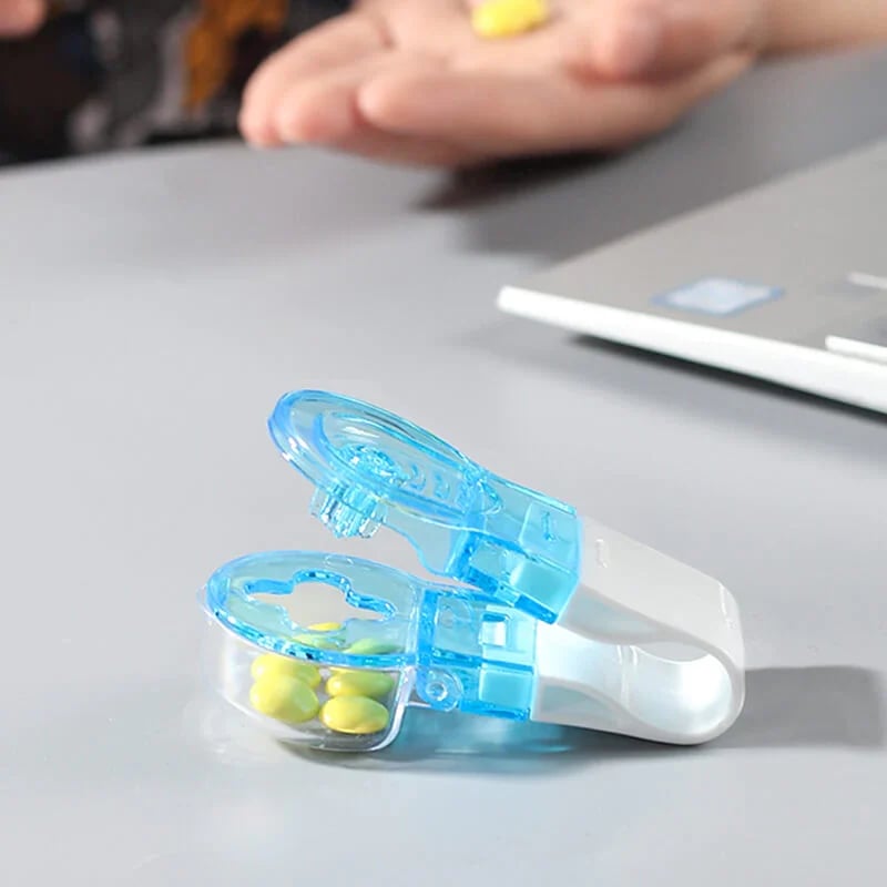 💊Portable Pill Taker Household Gadgets